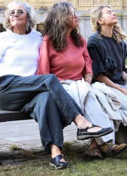 Attitude Around the Corner Linen Top, Dark Grey