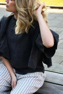 Attitude Around the Corner Linen Top, Dark Grey